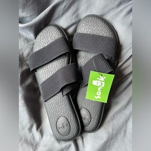 Sanuk Black Sandals size 8